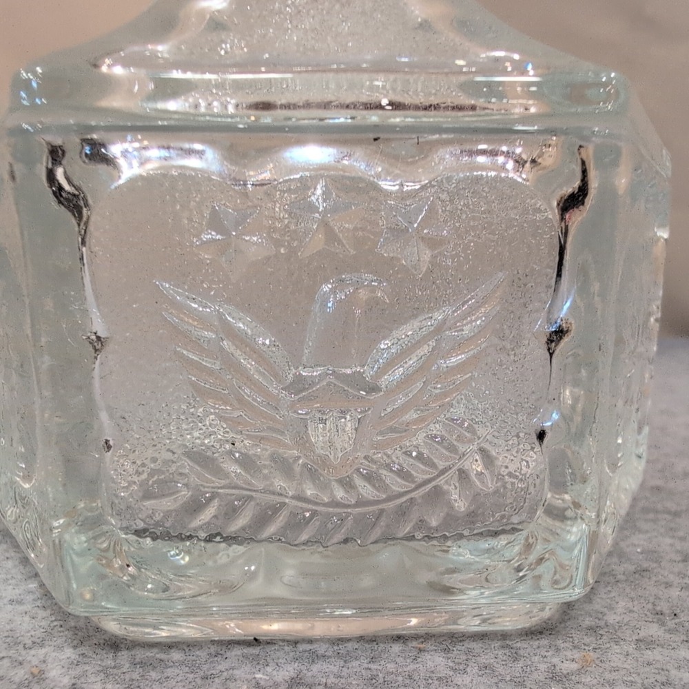 Vintage Clear Pressed Glass Hexagonal Trinket Box American Eagle Star Motif Lid - Picture 2 of 7